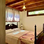 Apartman Genari Beach Apartments Garden View House With Partial Sea View