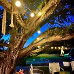 Genari Beach Apartments Garden View House With Partial Sea View Apartman