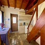 Apartman Genari Beach Apartments Garden View House With Partial Sea View