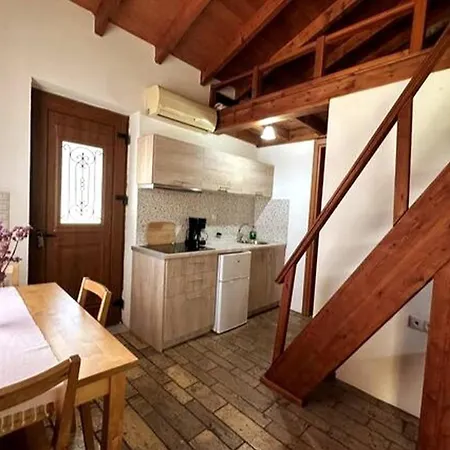 Genari Apartments-dream Garden House Korakochori