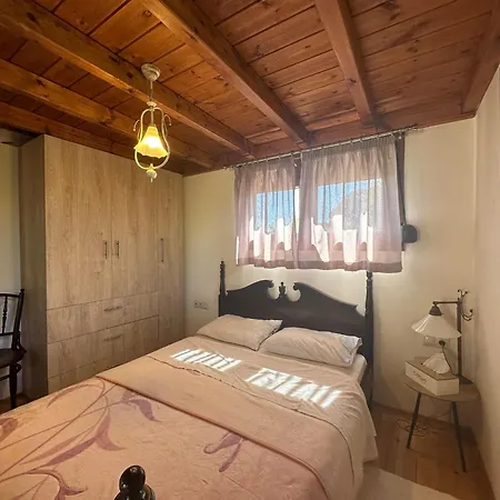 Genari Garden View Retreat Apartment