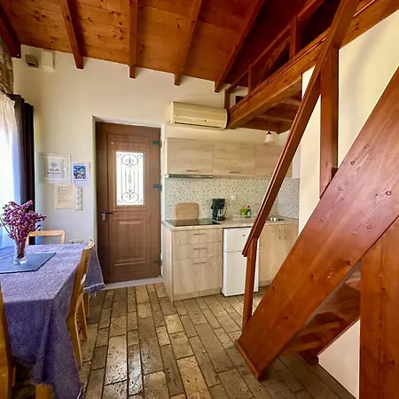 Apartamento Genari Garden View House With Partial Sea View