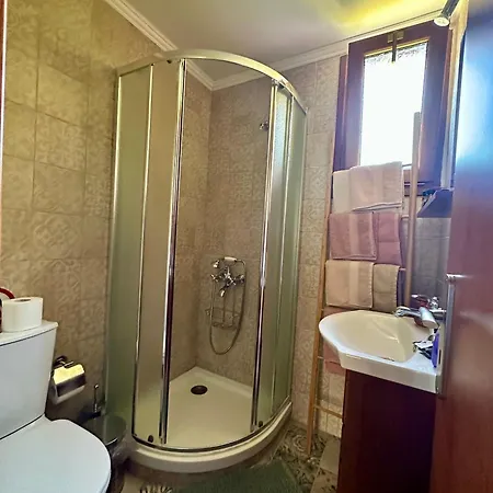 Genari Garden View Retreat Apartment