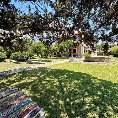 Genari Garden View House With Partial Sea View Apartamento