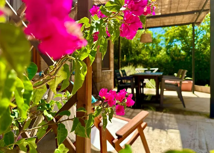 Апартаменты Genari Garden View Retreat Korakochori